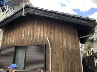 既存の建物を解体し、カースペースにしました。