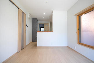 キッチンとリビングダイニングをつなげて広々ＬＤＫへ