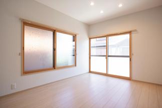 内窓インプラスを設置したことで静かな空間になりました。