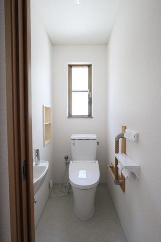 トイレ　アメージュ