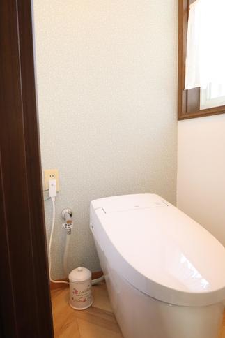 トイレ　アクセントクロス