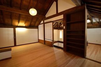 小屋裏を活用した隠れ家的空間