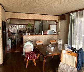 LDK天井・壁クロス施工前