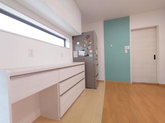 キッチン背面　LIXILシエラ