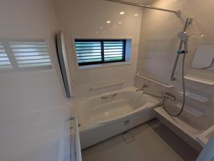 タイル張りの浴室からユニットバスへ、暖かくなり安心に