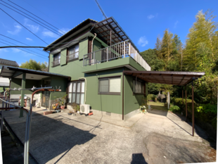 外壁塗装・修繕で色味をガラリと変えて、真新しい印象の雰囲気に