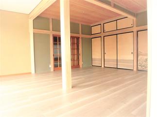 愛犬に優しい床材を採用。