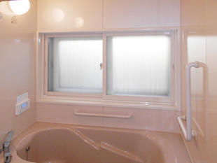 窓まわりリフォーム：LIXILの「インプラス浴室仕様」取付け工事