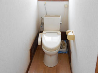 リフォーム前のトイレ