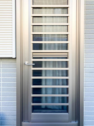 閉めた状態の外観