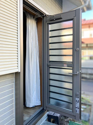 開けた状態の外観