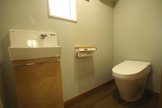 LIXILトイレ　サティス／LIXIL手洗い器　コフレルスリム