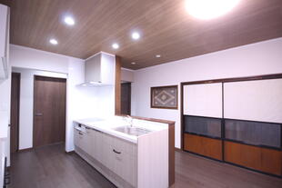 【山形県米沢市】築70年の歴史を活かした、17帖のLDKが心地よい和モダンの家