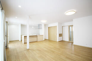 【山形県米沢市】車いすでも安心、家族がつながる25帖の大空間LDK｜バリアフリーリフォーム