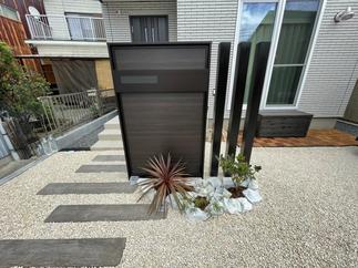 低木（下草）を植えた写真です①