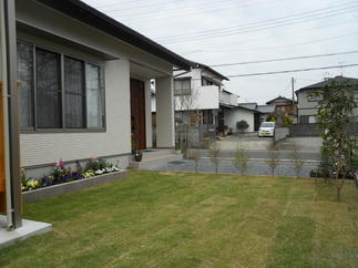 スッキリ日当たりの良いお庭