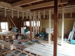 耐震補強施工中