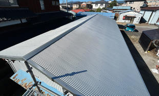 富士市国久保の屋根補修「セメント瓦から金属屋根に」