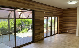 木質感のある大空間リビングに