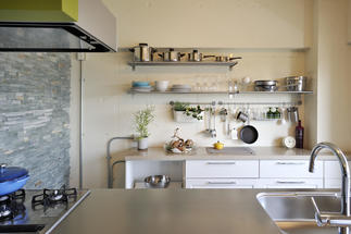 窓辺のオープンキッチン