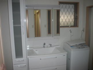 １階洗面化粧台