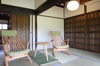 縁側から明日香村の田園風景を…