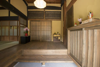 旅館に来たかと思うほどゆとりと落ち着きのある玄関