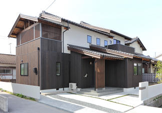 倉敷の美観地区をイメージした外観は、ご夫妻の希望通りに！