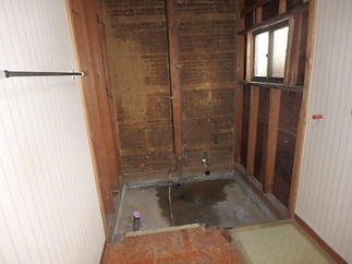 1.施工中の写真　～解体～