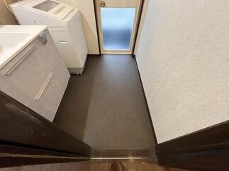 床も上貼りしました！