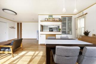 戸棚やキャビネットを一新