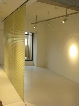 スタジオのようなリビング