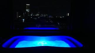 浴槽内のライトを変えると幻想的な雰囲気！