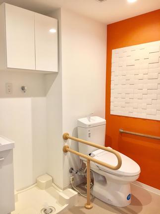 スペースにゆとりがあり、爽やかで明るいトイレ空間！