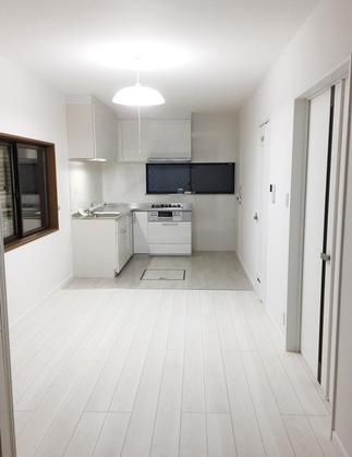 Ｉ型キッチンをＬ型に変えて、家事動線をスムーズに。