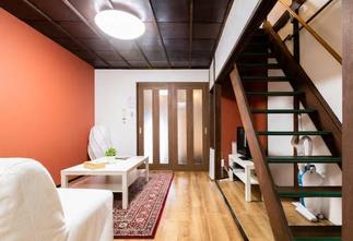 アクセントカラーが朱のお部屋！既存天井や階段は塗装でリニューアル！