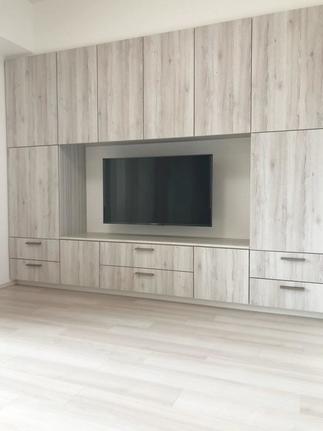 TVまわりもすっきり収納へ