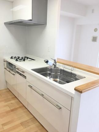 白を基調とした素敵なキッチン