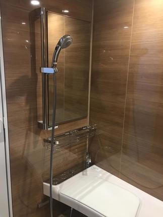 スイッチ付きエコフルシャワーで節水も実現。