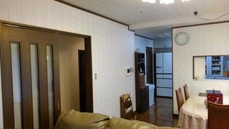 リビング・ダイニングの壁クロスの貼り替え