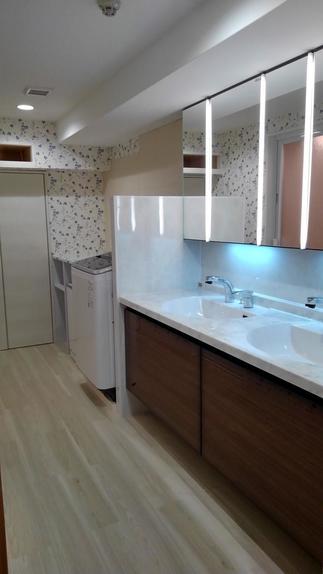 ゆったりと使える、2ボールの洗面化粧室