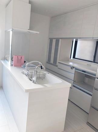 家族の対話が弾むキッチンに