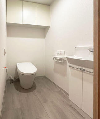 お手入れ簡単、タンクレストイレ