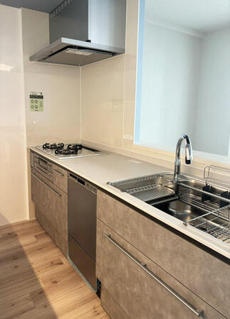 都会的で少しアンティーク感もあるキッチンにリフレッシュ