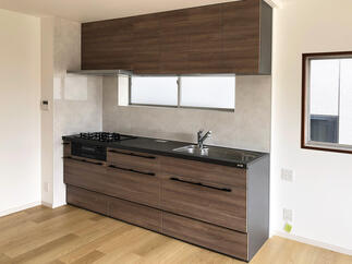 高級感のあるシステムキッチンリシェル