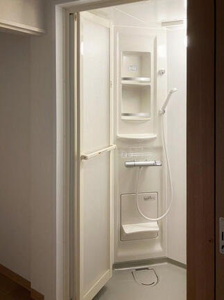 コンパクトサイズのシャワーユニット