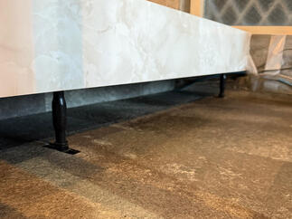 靴が収納できる蹴込みスペース