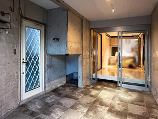 宅内に愛車を停め愛でられるスペースづくり