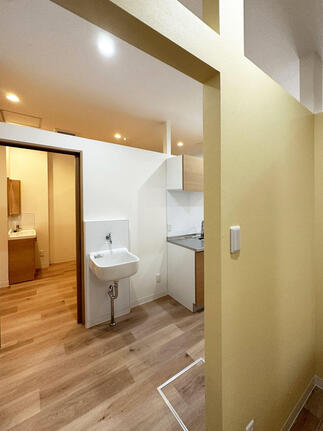 医療スタッフエリアから患者様エリアへの通路