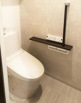 安全で掃除もしやすいおしゃれなトイレ